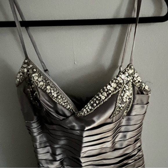 Adriana Papell gray sequin dress size 6 - Picture 2 of 7